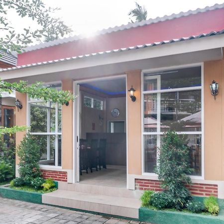 Super Oyo 1579 Kate'El Inn Banyuwangi  Exterior foto