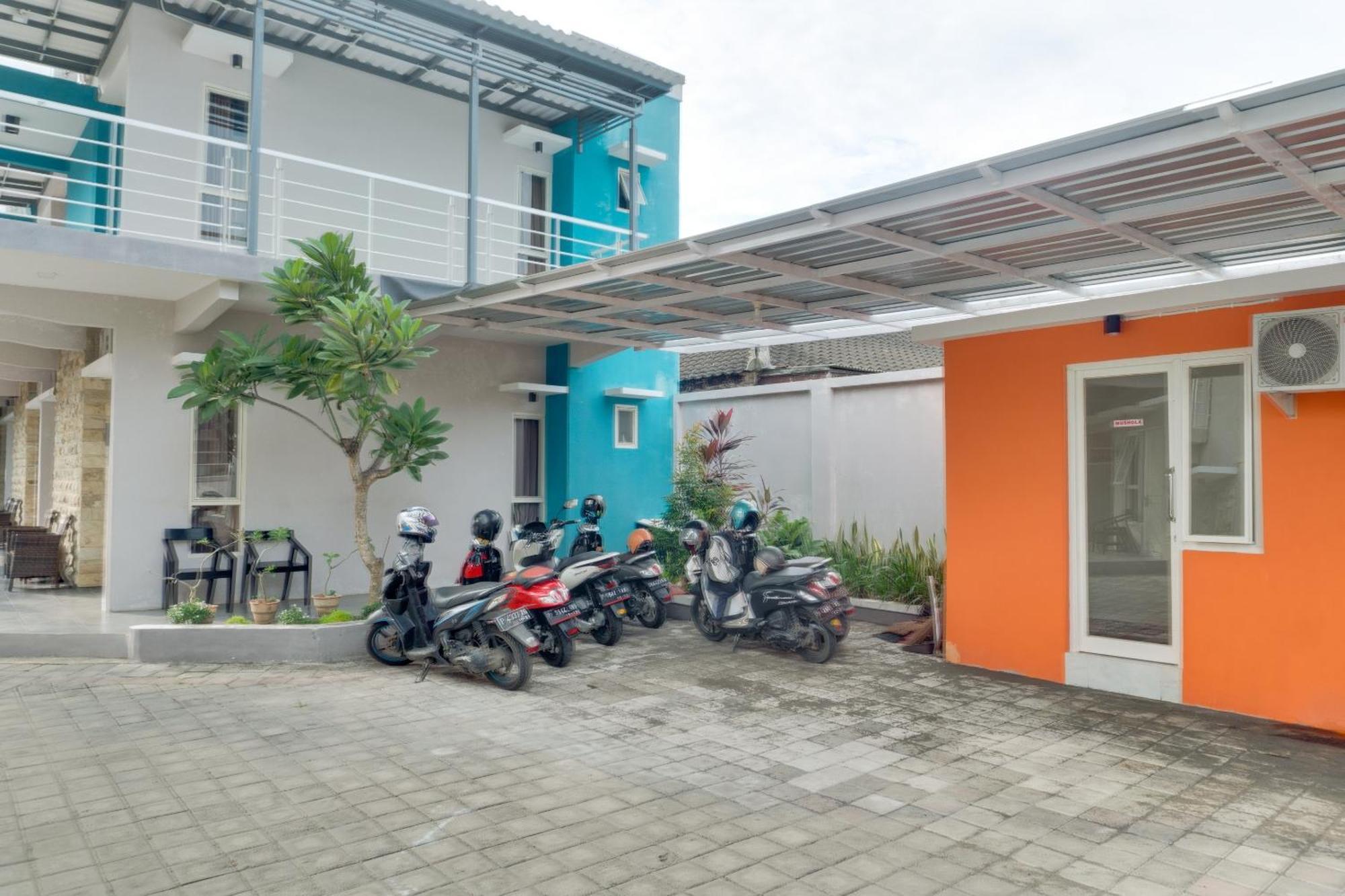 Super Oyo 1579 Kate'El Inn Banyuwangi  Exterior foto