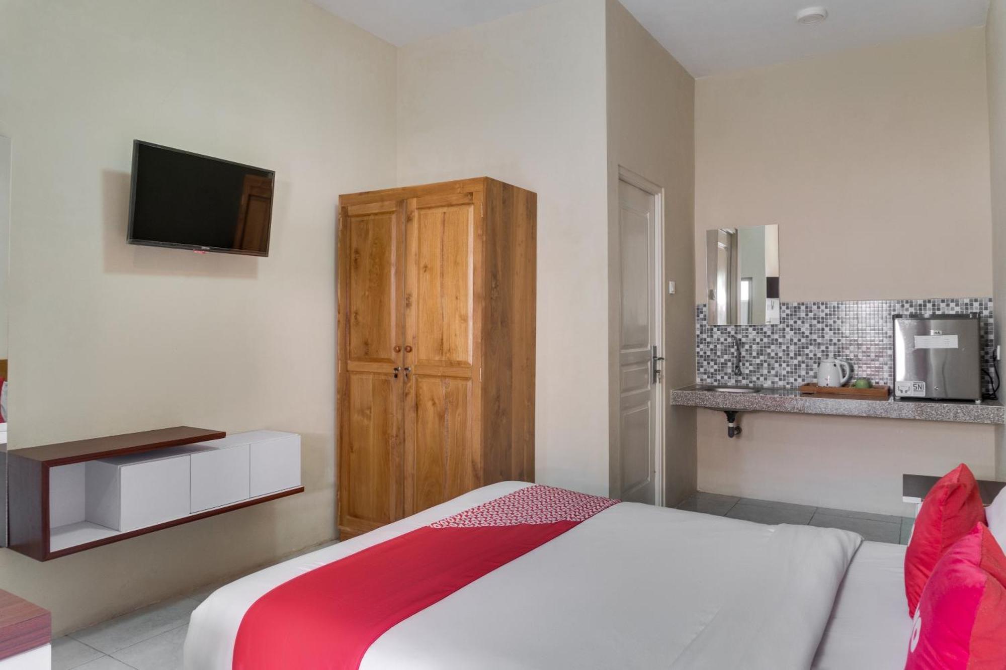 Super Oyo 1579 Kate'El Inn Banyuwangi  Exterior foto